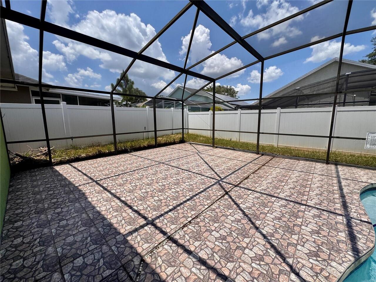 Listing Photo 12