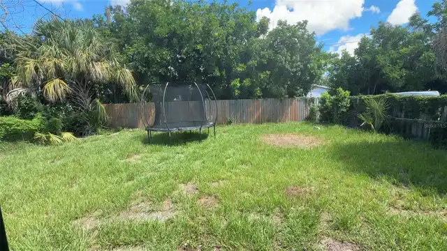 Listing Photo 8