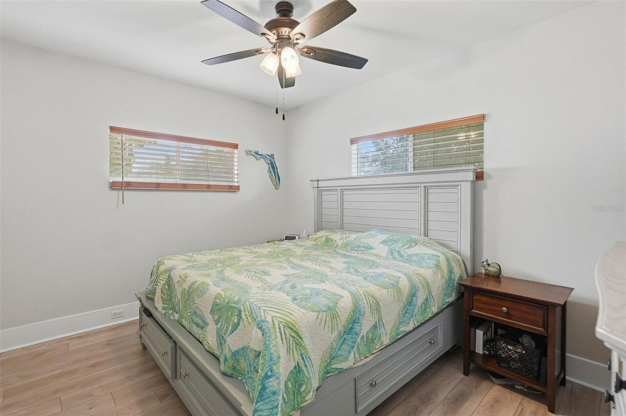 Listing Photo 12