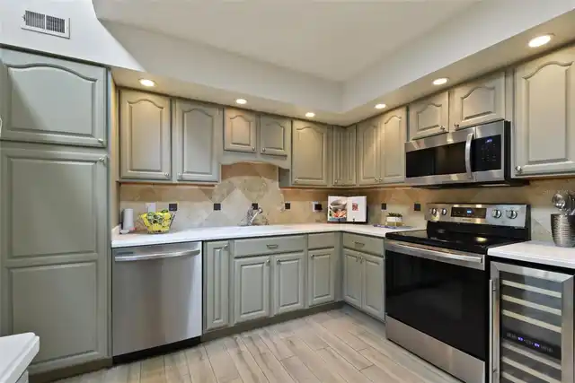 Listing Photo 15