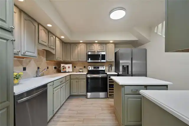 Listing Photo 18