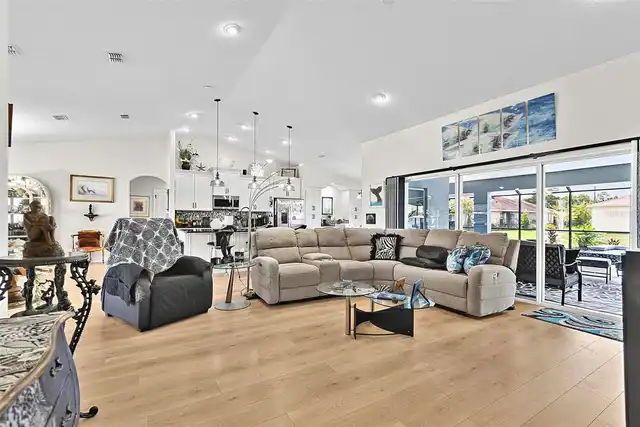 Listing Photo 13