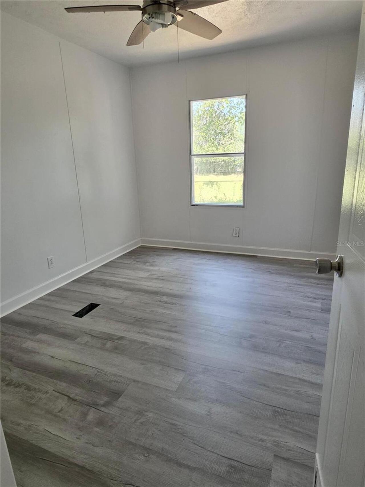 Listing Photo 9