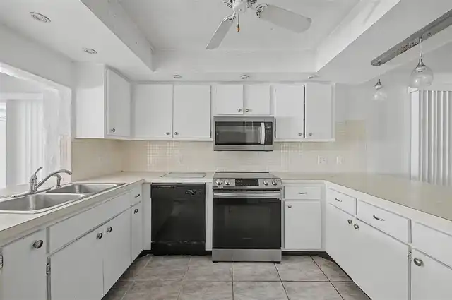 Listing Photo 16