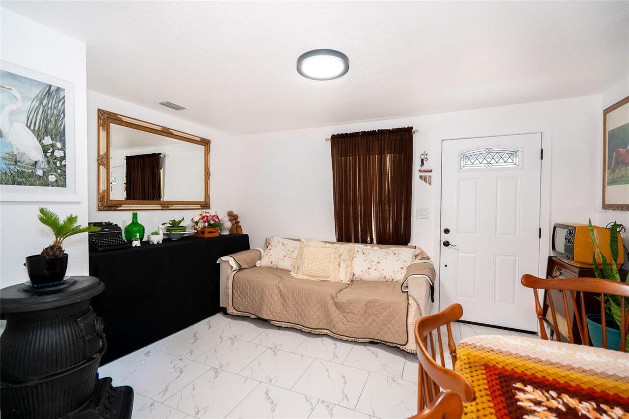 Listing Photo 8