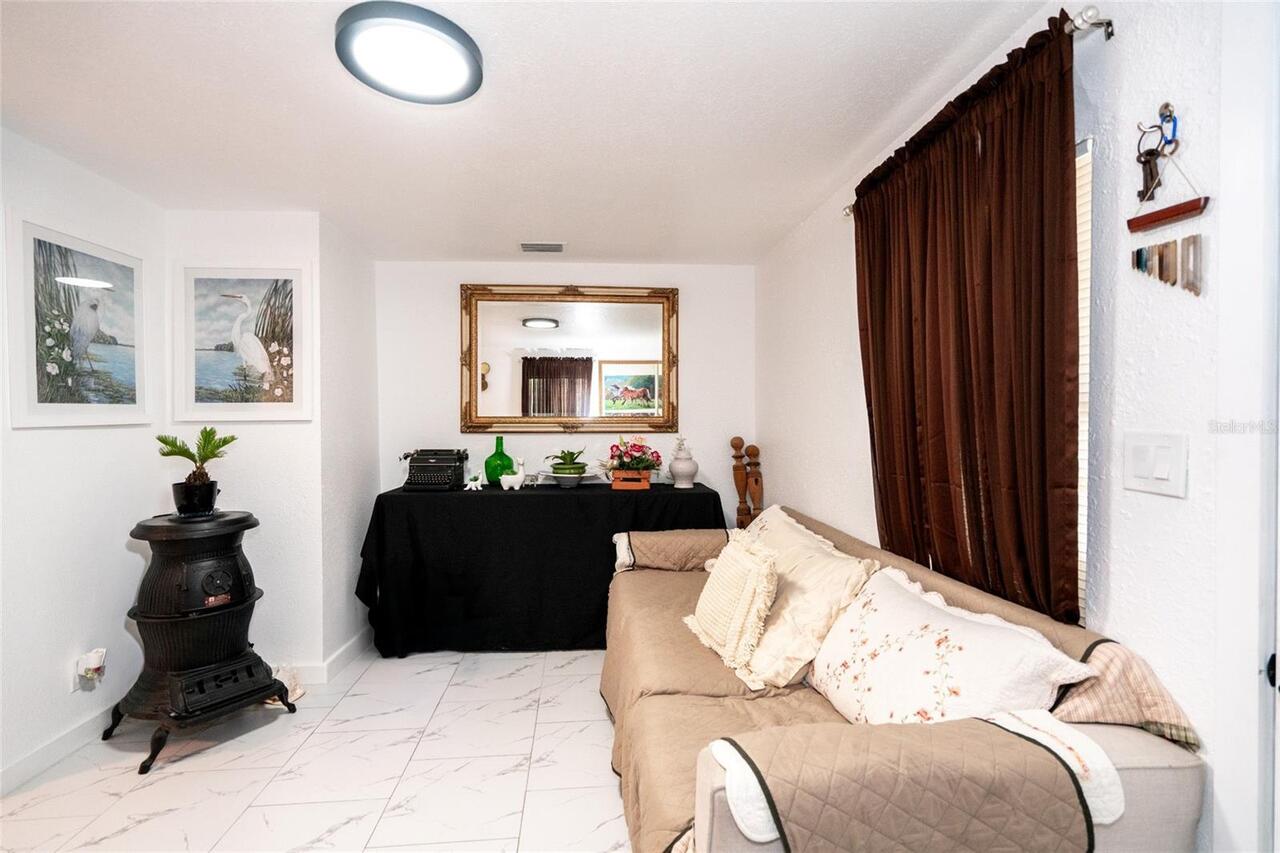 Listing Photo 9