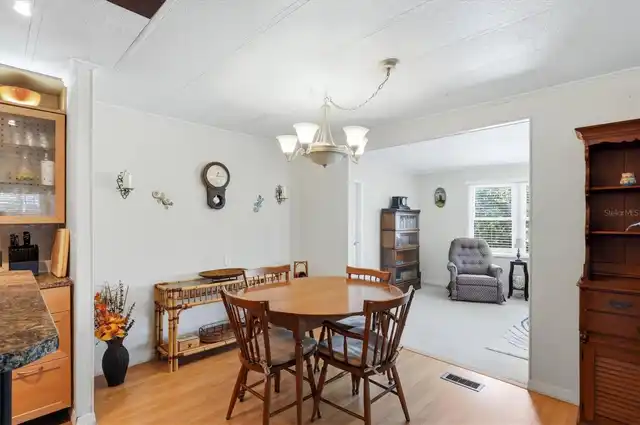 Listing Photo 14