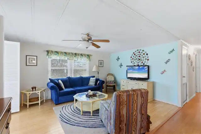 Listing Photo 15
