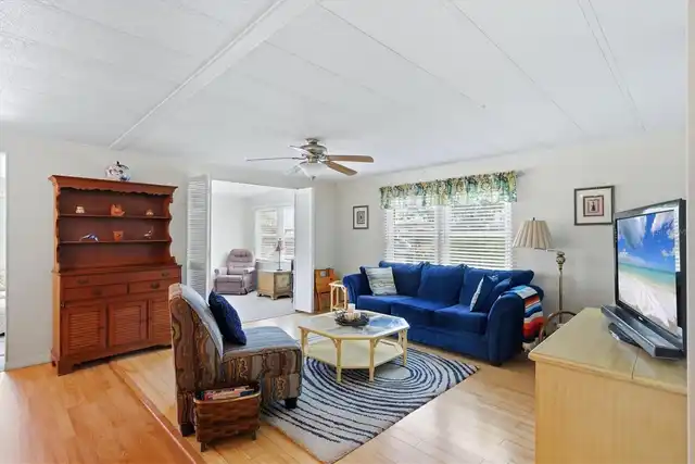 Listing Photo 16