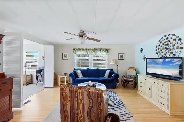 Listing Photo 17