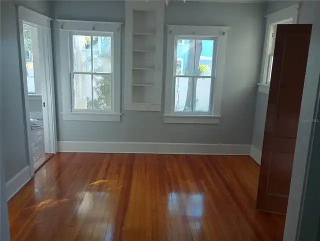 Listing Photo 10