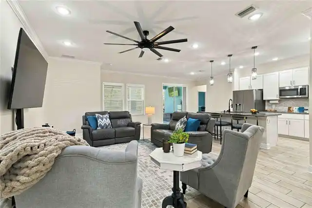 Listing Photo 7