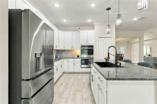 Listing Photo 11