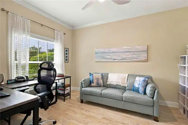 Listing Photo 12