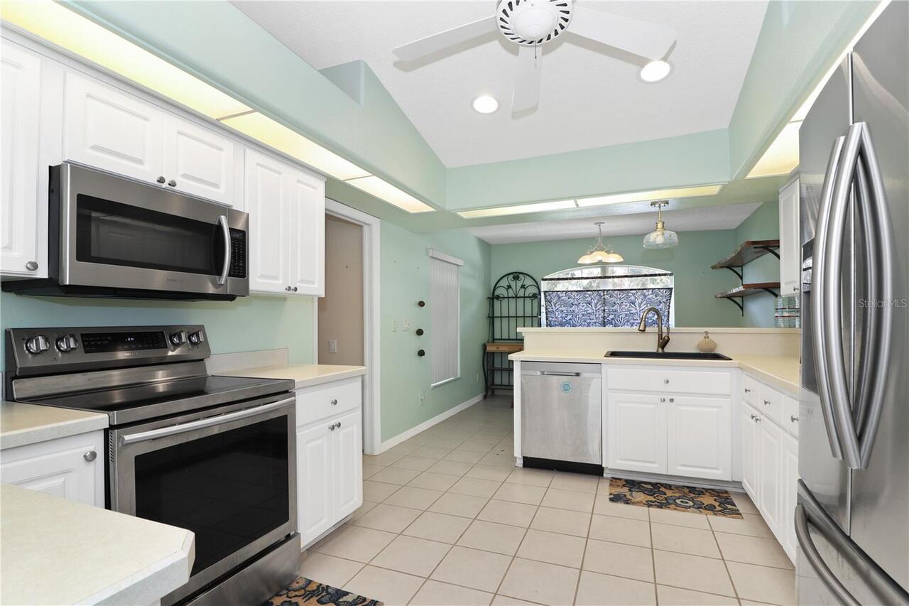 Listing Photo 11
