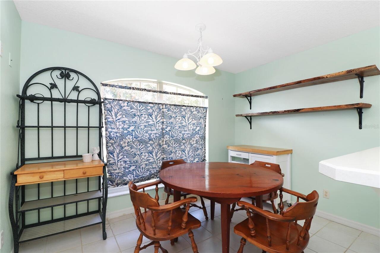 Listing Photo 12