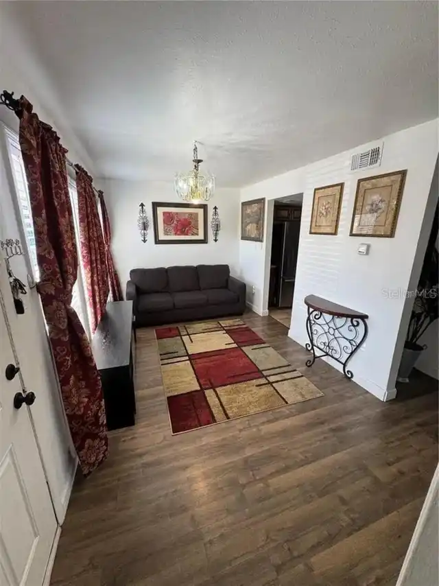 Listing Photo 7