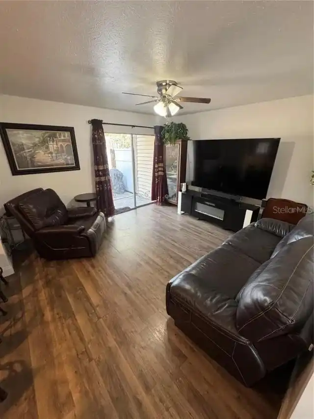 Listing Photo 8