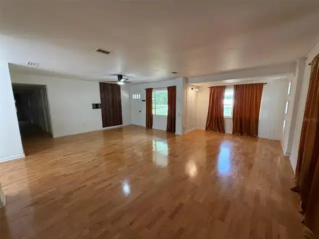 Listing Photo 8