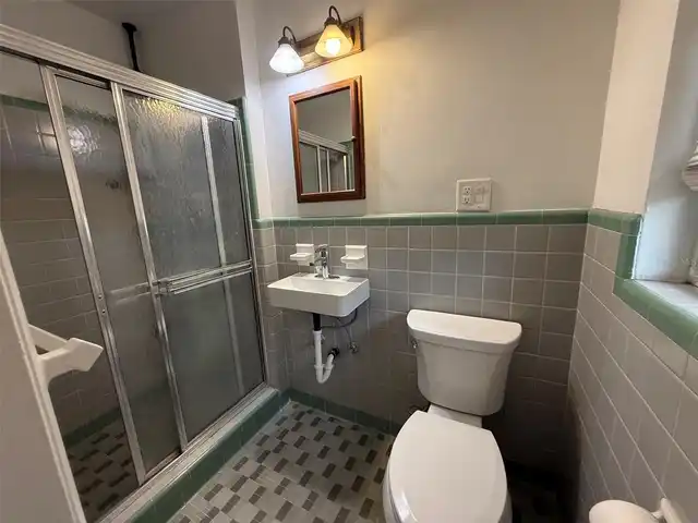 Listing Photo 10