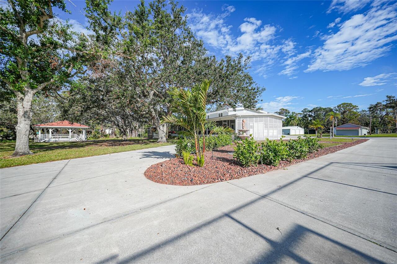 Listing Photo 11