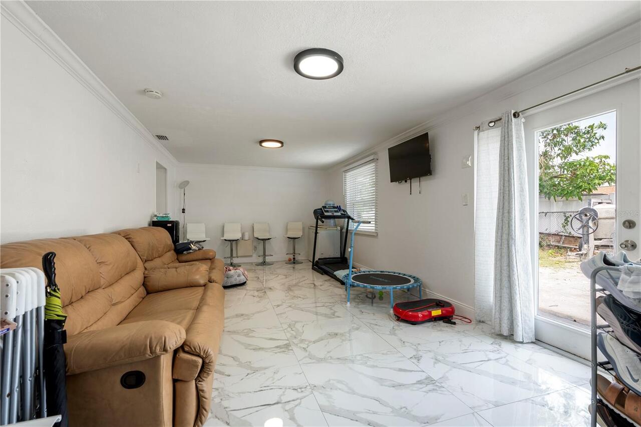 Listing Photo 10