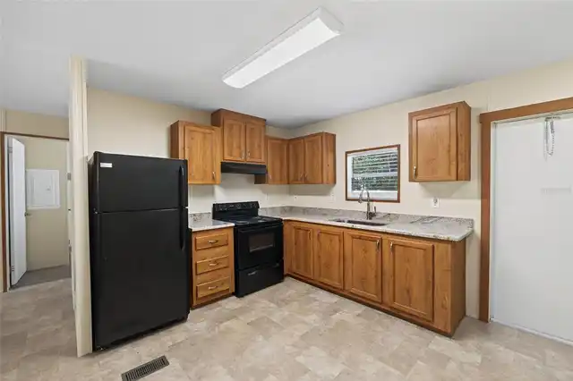 Listing Photo 8