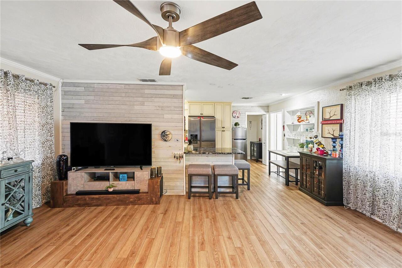 Listing Photo 8