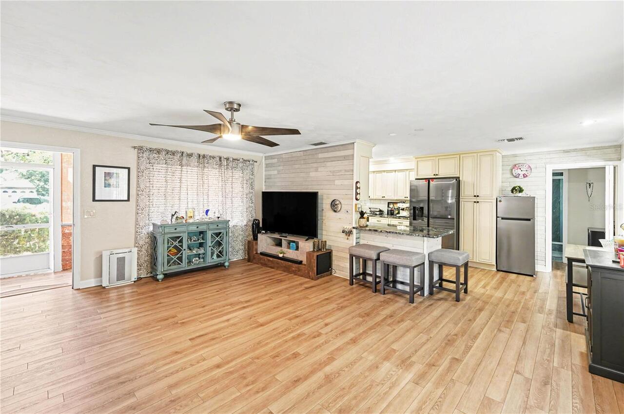 Listing Photo 9