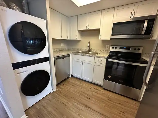 Listing Photo 8