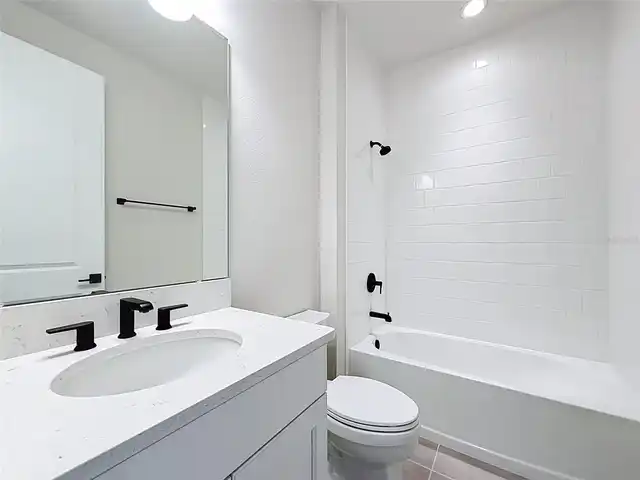 Listing Photo 9