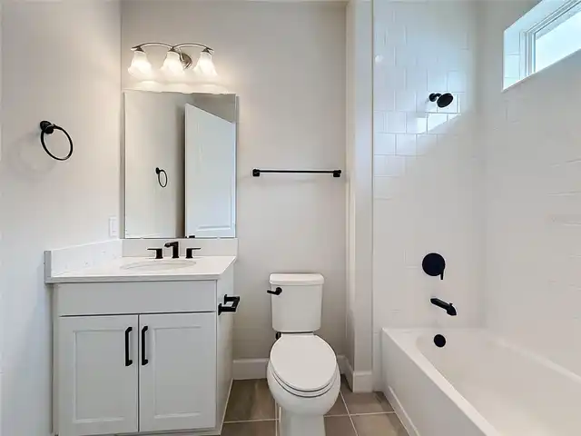 Listing Photo 16