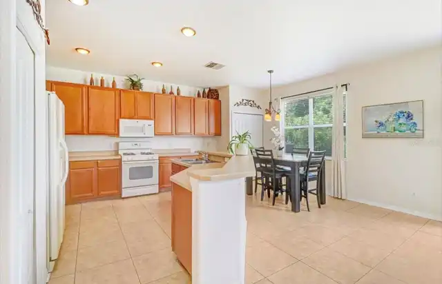 Listing Photo 11