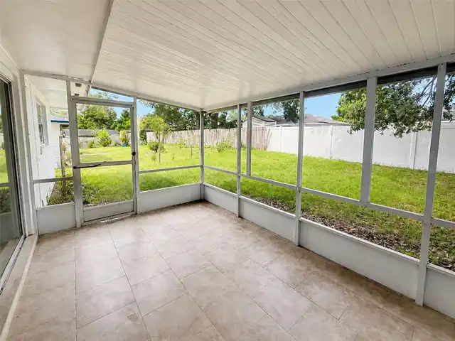 Listing Photo 11