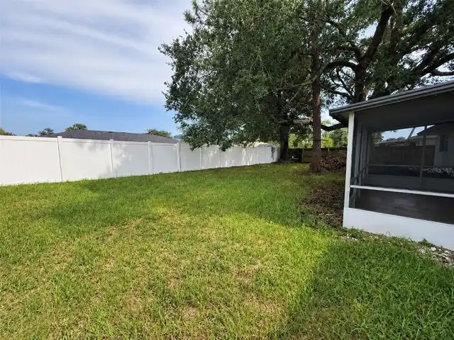 Listing Photo 12