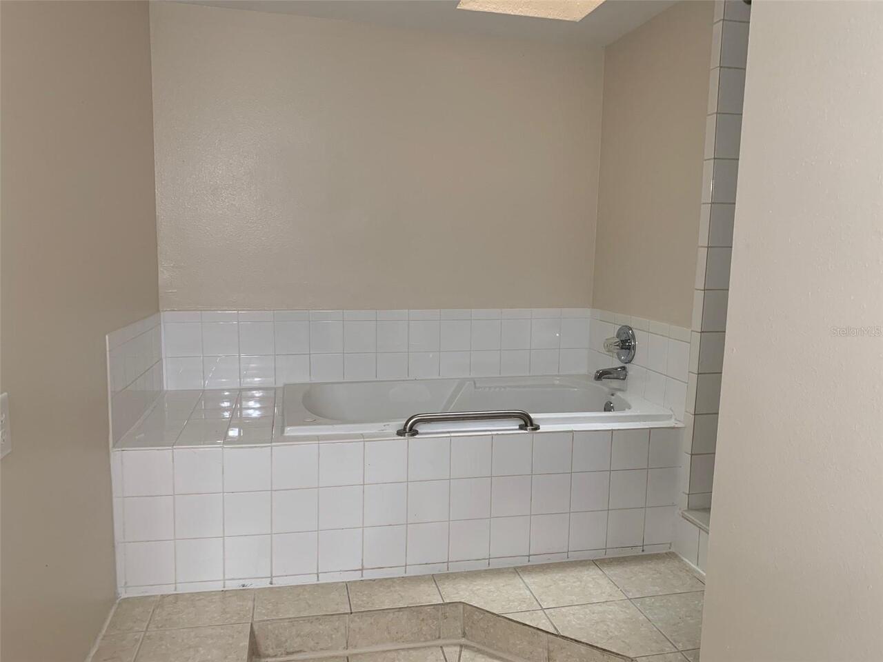 Listing Photo 14