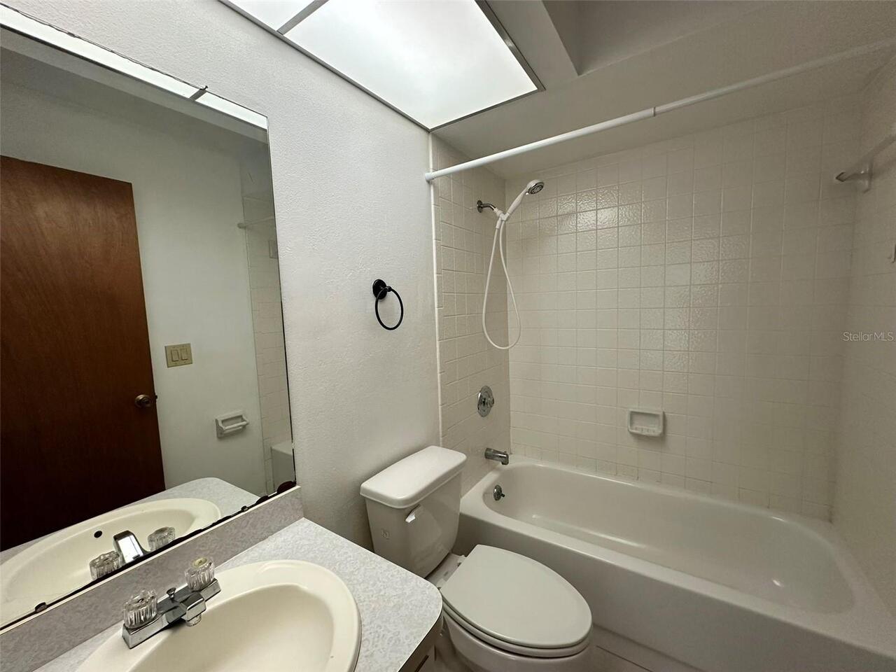 Listing Photo 12