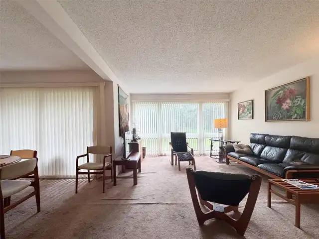 Listing Photo 10