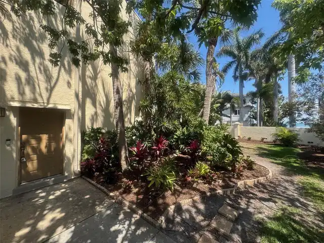 Listing Photo 9