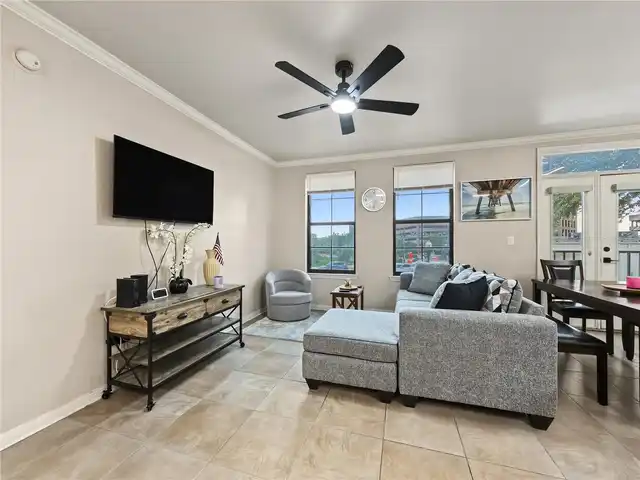 Listing Photo 9