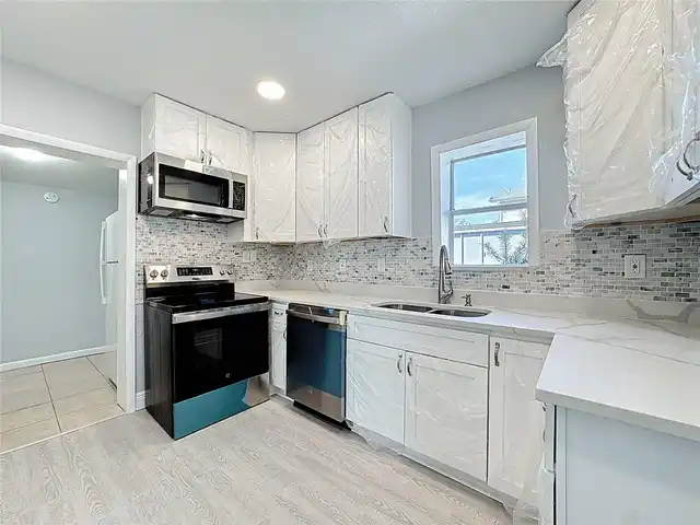 Listing Photo 9
