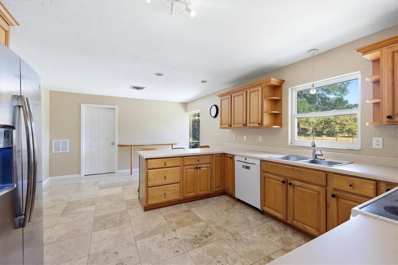 Listing Photo 9