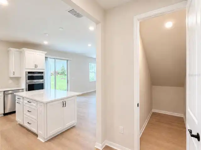 Listing Photo 12