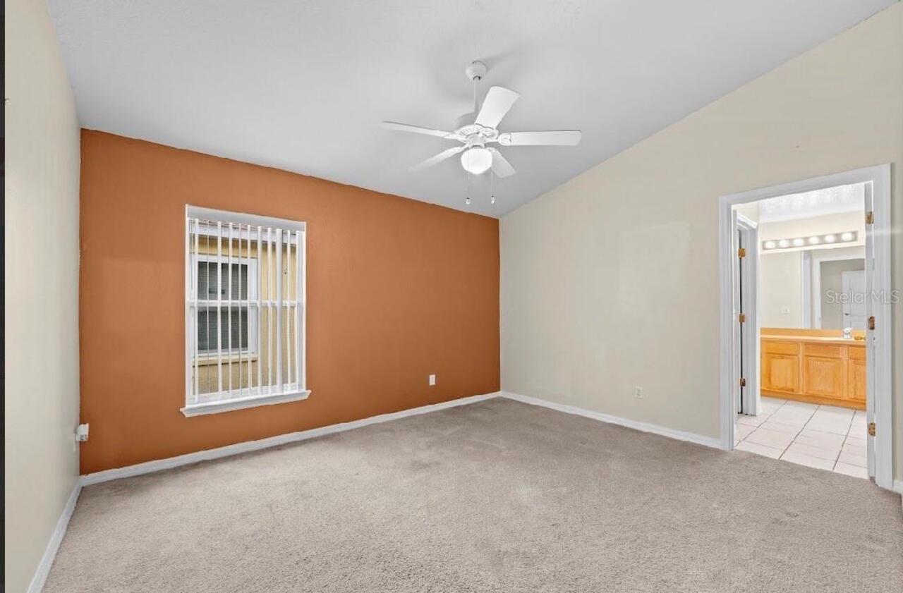 Listing Photo 12