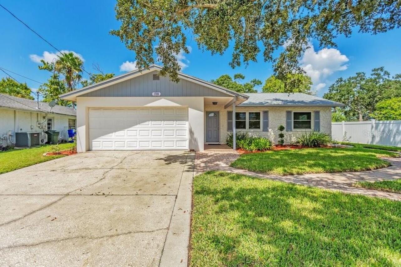 Listing Photo 1