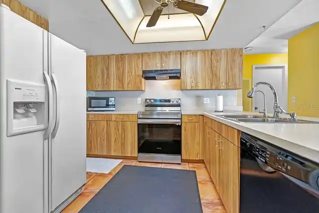 Listing Photo 9