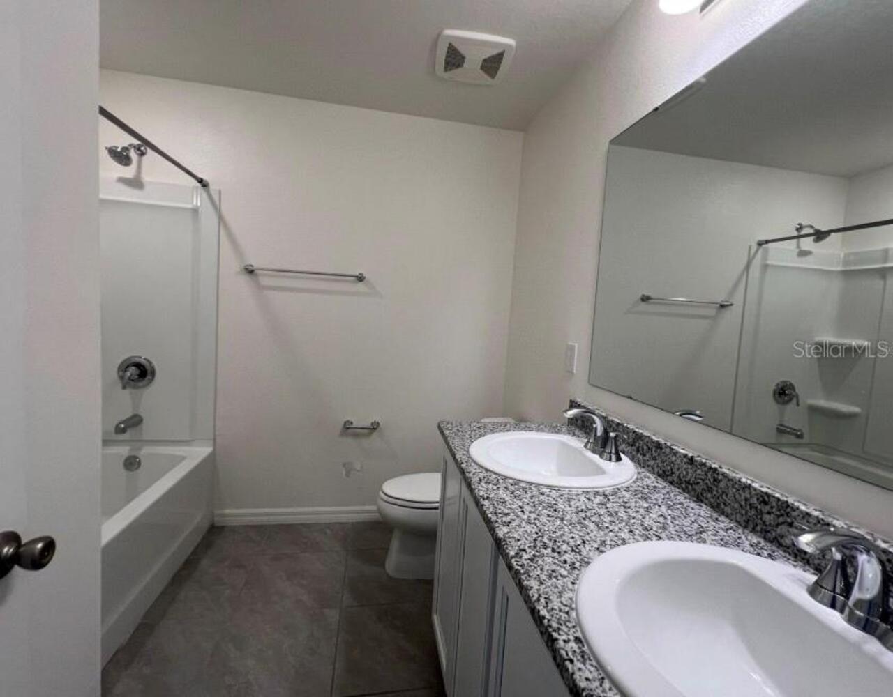 Listing Photo 12