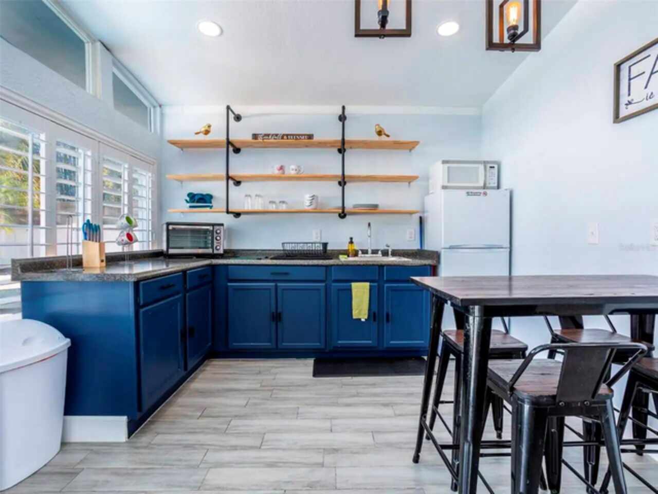 Listing Photo 12