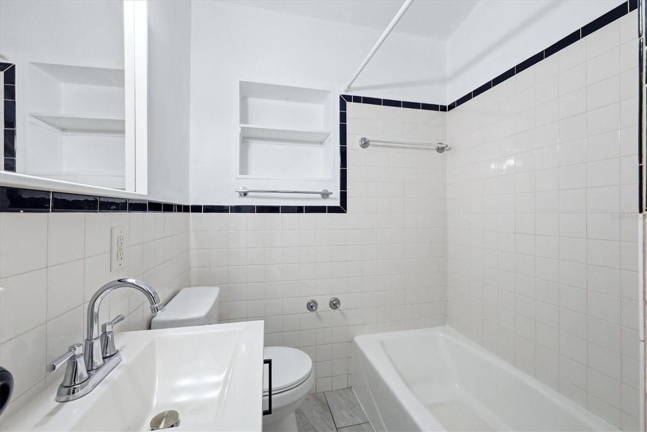 Listing Photo 12