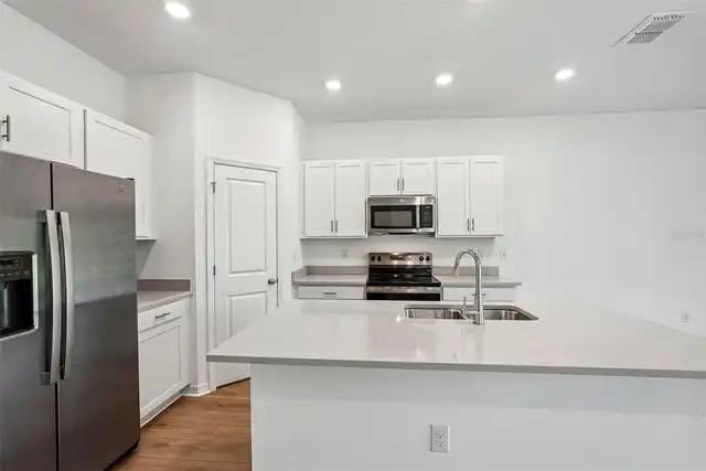 Listing Photo 7